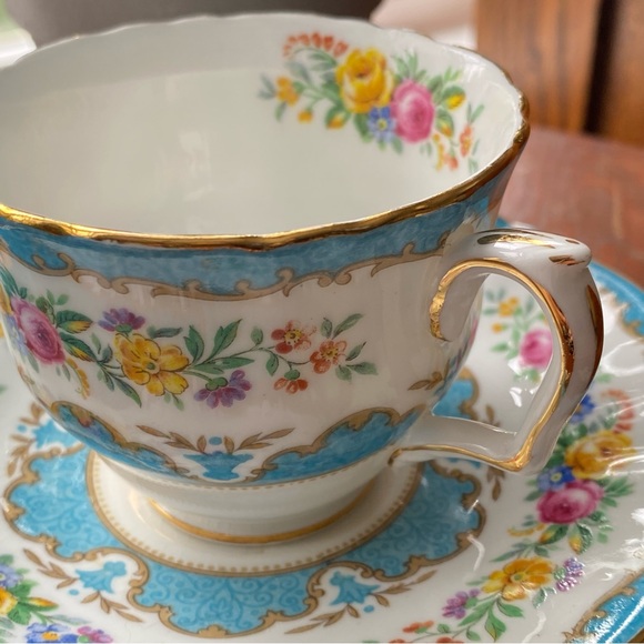 Crown Staffordshire English Fine Bone China Teacup and Saucer Set F15743 - Picture 6 of 14